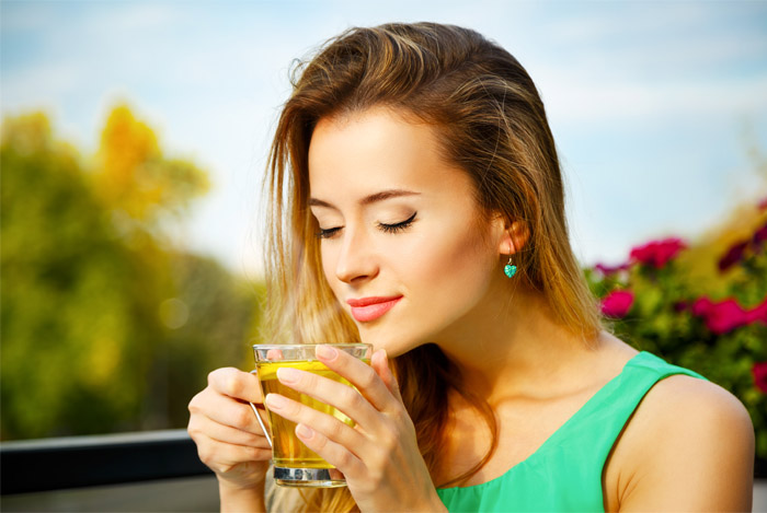 woman-enjoying-green-tea
