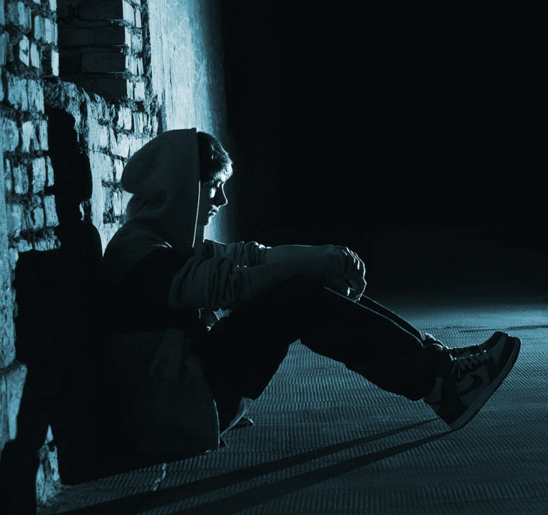 30 Best Sad DPs for WhatsApp & Instagram Baggout