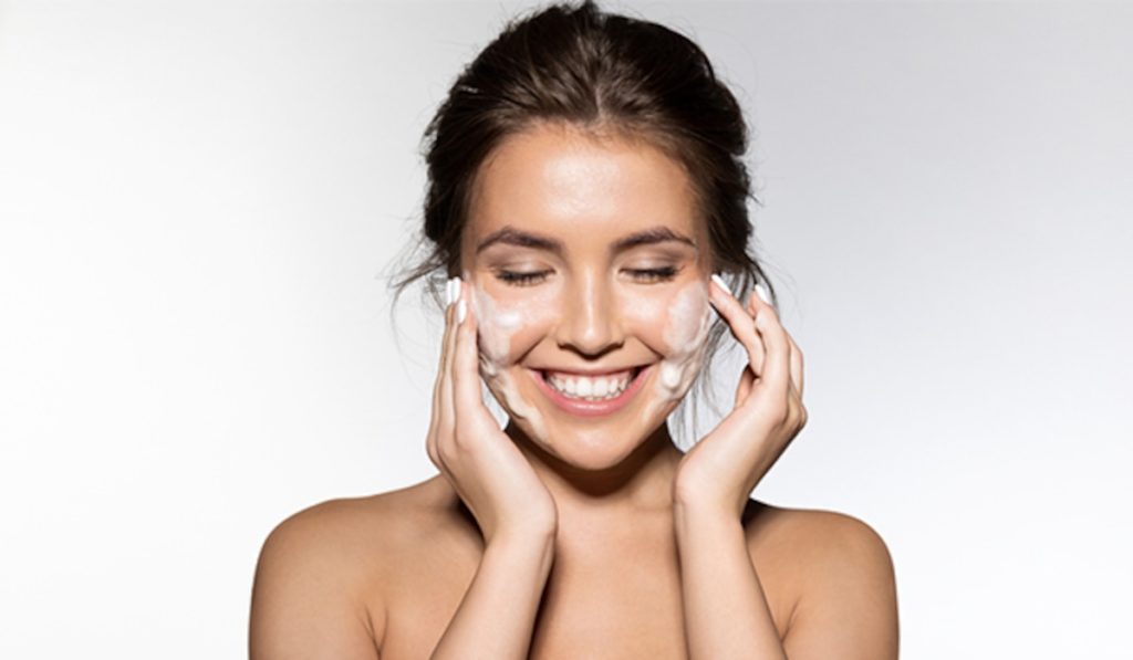 10-simple-rules-for-washing-your-face-according-to-a-dermatologist