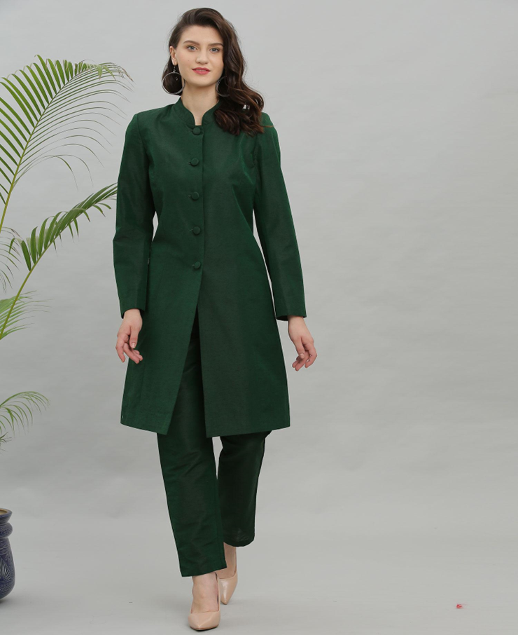 how to style kurti in winter
Solid Knee-length Jacket Kurta 