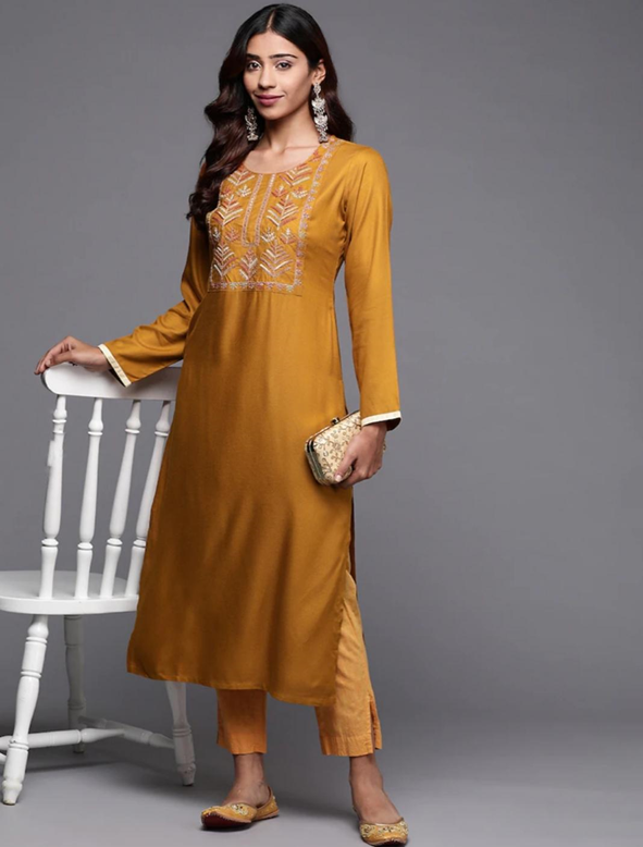 HOW TO STYLE KURTI IN WINTER
