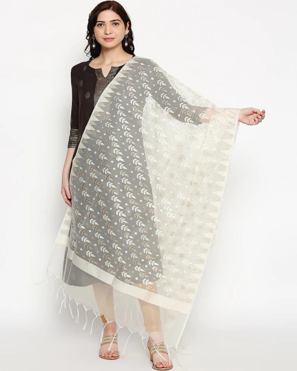 best dupatta brands in India
Rangmanch By Pantaloons 