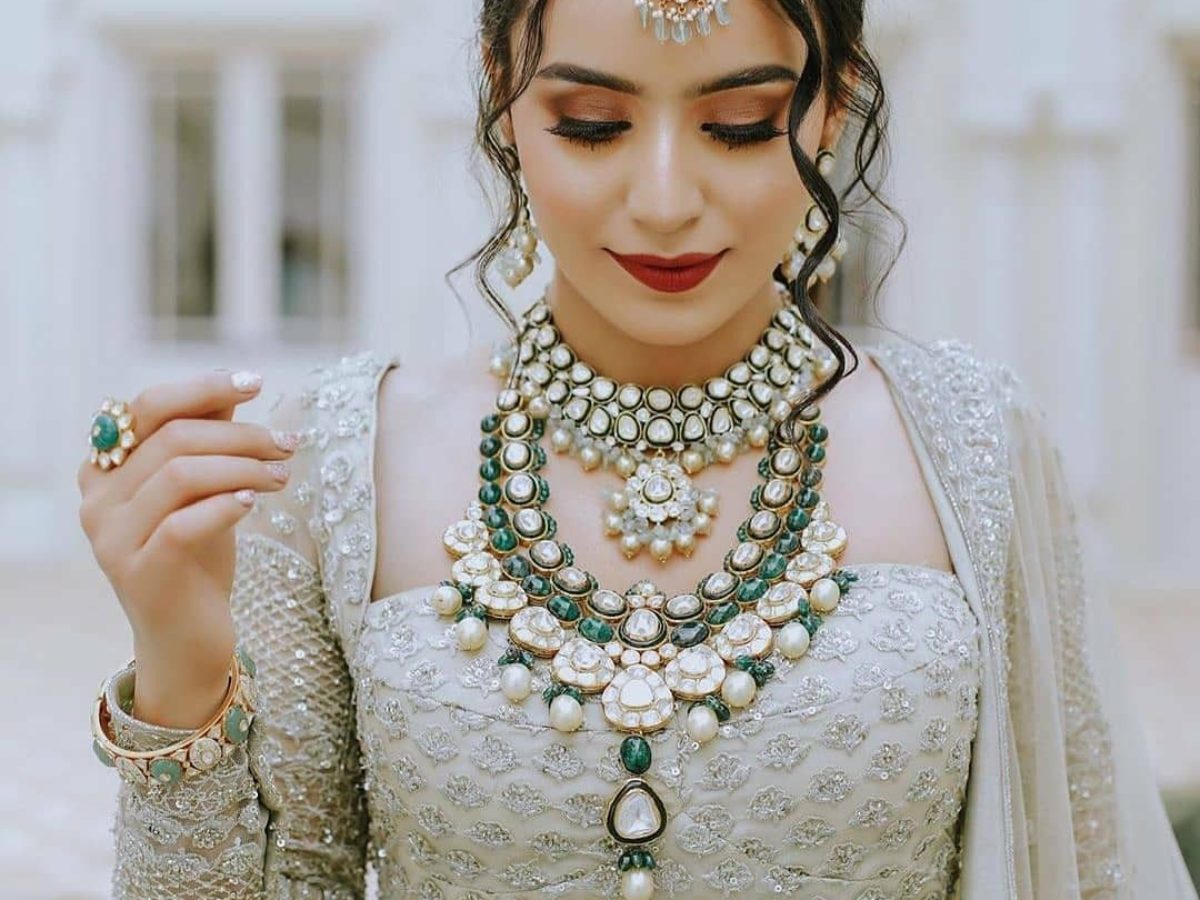 Stylists' Reveal - Secrets to Matching Your Bridal Lehenga to your Wedding  Jewellery - Witty Vows