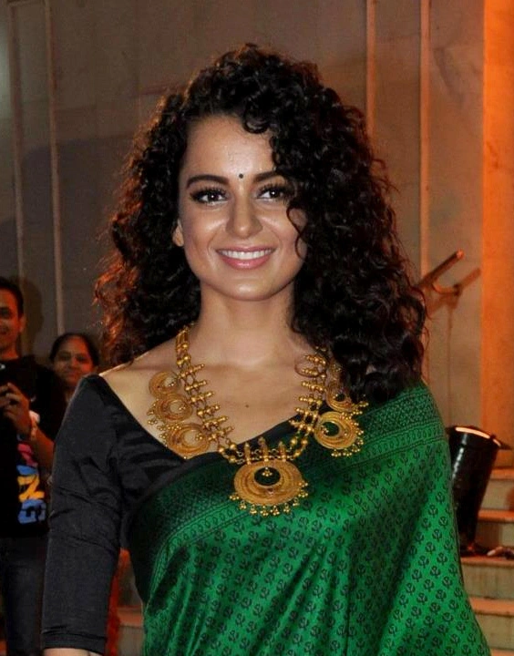 Hairstyles For Short Hair On Saree From Pixie To Bob Baggout